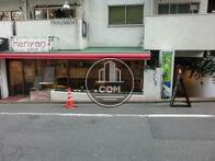 物件入口付近から見た周辺です