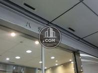 館名表示はシンプルです