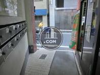 間口は少し広めです
