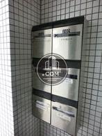 郵便ポストは玄関横の窪みに設置されています