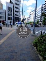 建物前の歩道
