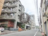 交通量の少ない公道沿い