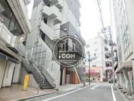 側面通り奥からの景観