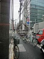 ビル出入口から左側の景観です