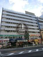 早稲田通り沿いの大きなビル