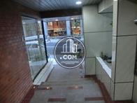 正面玄関扉までのアプローチ