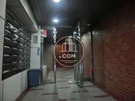 正面玄関扉前のスペースです