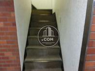 ビル内階段です