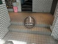正面入口の段差です