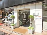 物件の正面玄関です