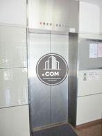 １階エレベーター扉
