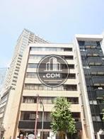 明るい建材をあしらった外観