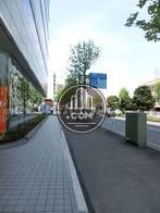 ゆったりとした前面歩道