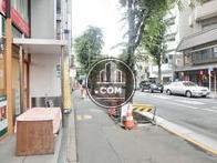 街路樹のある通り