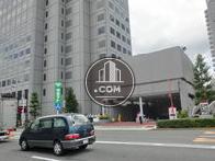 敷地内には駐車場があります