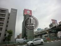 そぐ側に首都高速が通っています