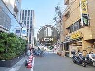 隣接する脇道奥からのアングル