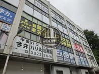 様々な店舗が入居中