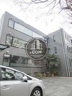 横幅の広いガラス窓