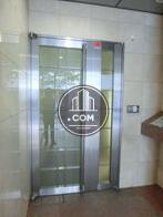 エレベーターホール前の扉