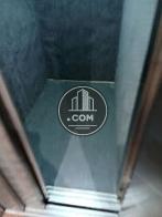 エレベーター内部