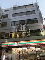 1階は店舗物件となっております