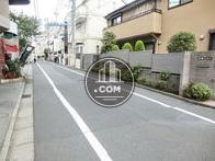 玄関前の歩道