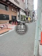 昼間はあまり人の流れはなさそうです