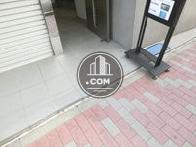 玄関前の床面です