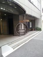 1階部分が店舗事務所仕様になってます。