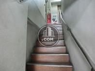 階段を上ります