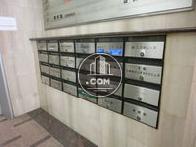 入口に郵便受けがまとめられています