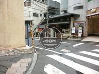 細い道が交わる場所です
