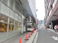 角を曲がれば静かな通りに