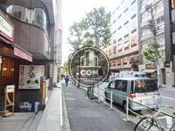 街路樹のある歩道