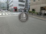 車通りは多い通りでございます