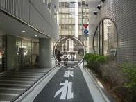 車通りの少ない前面道路