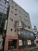 正面入口前からの外観
