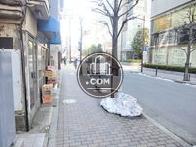 街路樹のある通り