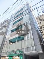 地上から見上げた外壁