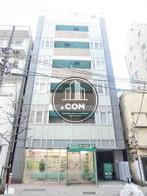 ガラス面を多く用いたデザイン