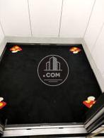 エレベーター内部