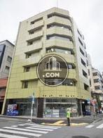 角地に面したビルになります