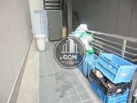 建物後方がゴミ置場になっております