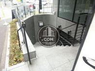 地下一階は店舗になっております