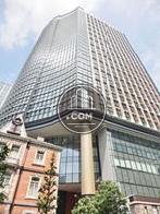 立ち位置によって表情の異なる外観