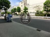 物件入口から見た周辺です