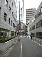 周辺は比較的低層ビルが多いです
