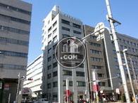 角地に建つ建物です