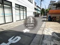 交通量の少ない前面通り